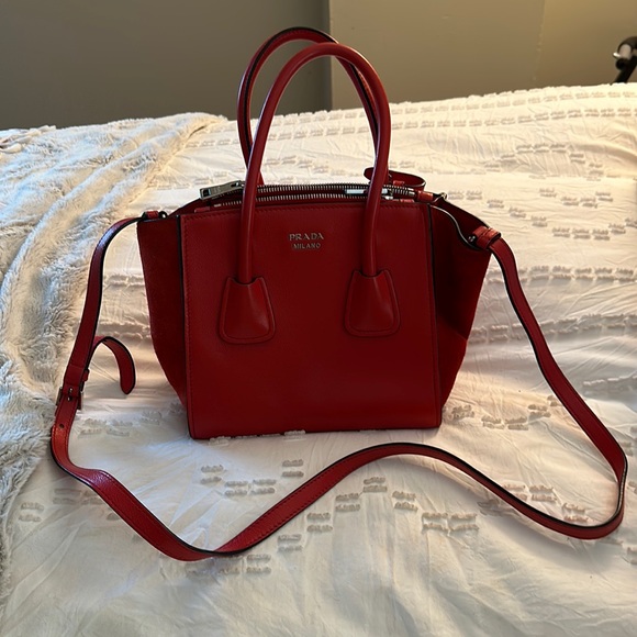 Authentic Prada glacé calf twin pocket double handle crossbody purse - Picture 3 of 11